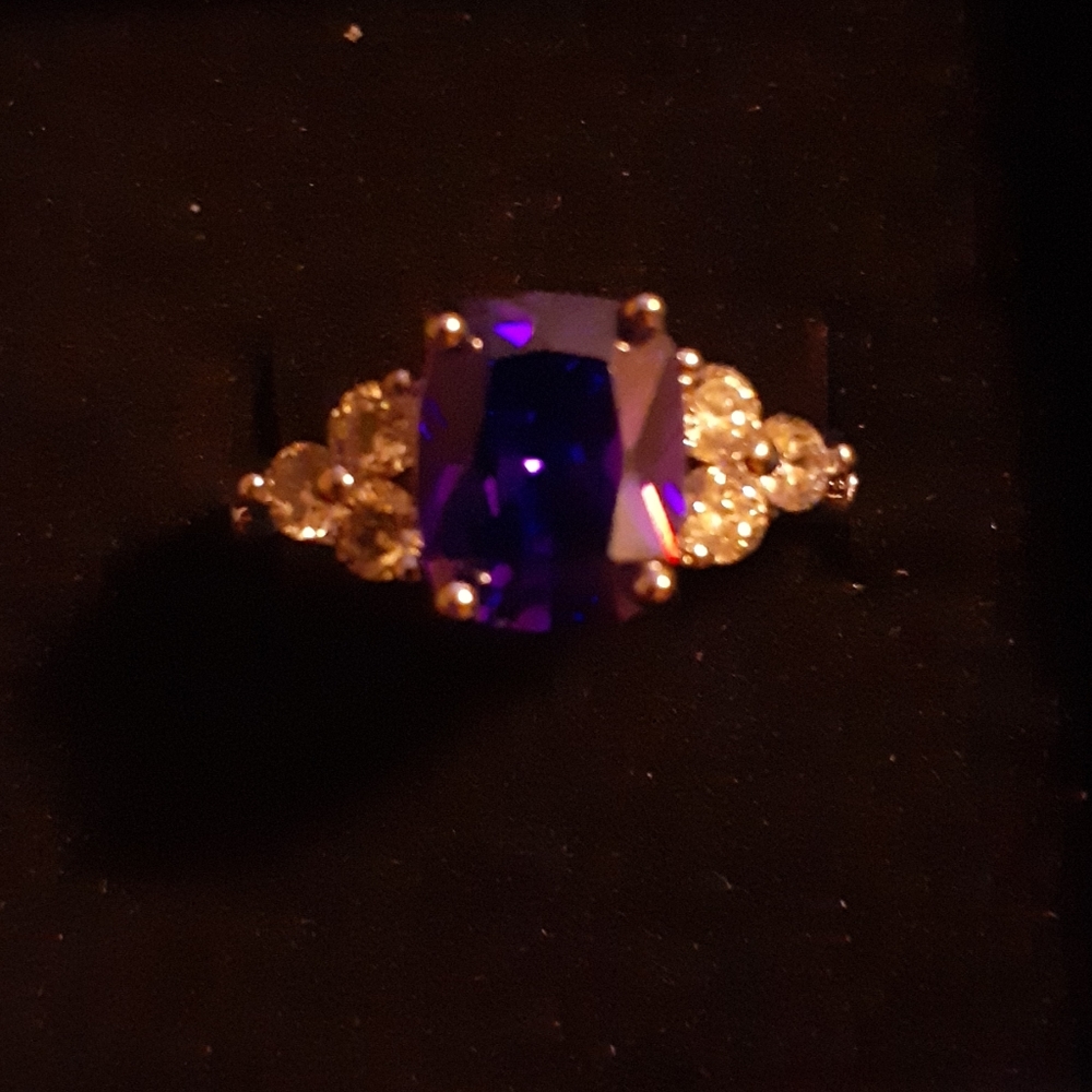 NWOT 925 sterling silver people stone ring